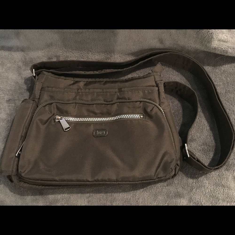 Lug Shimmy Crossbody Bag